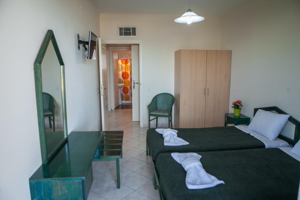 Iliana Apartments Толон Экстерьер фото